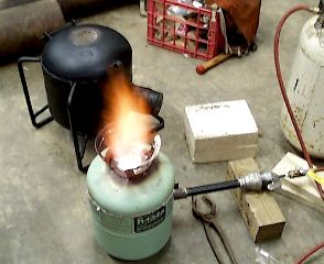 Freon can melting furnace