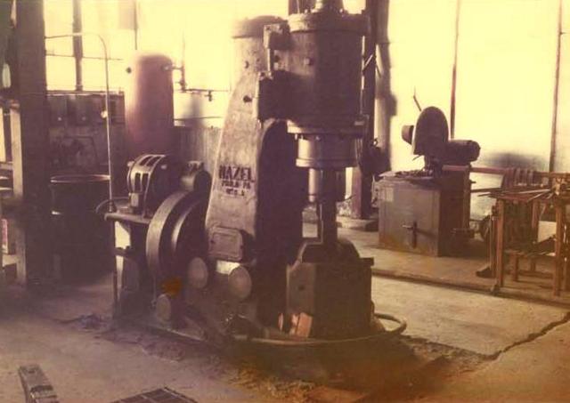 Nazel 2b Phneumatic Power Hammer Side