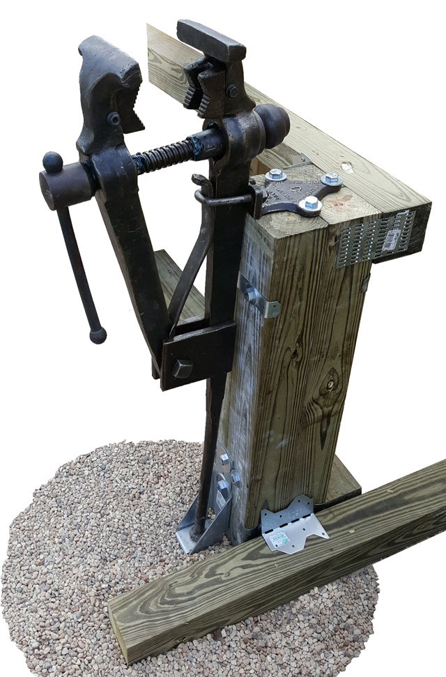 Columbian Pipe Jaw Leg Vise on Post