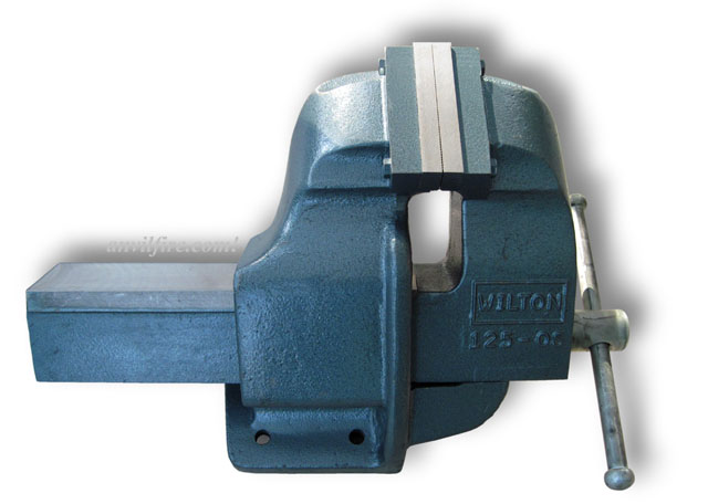 Side view Wilton Offset Vise