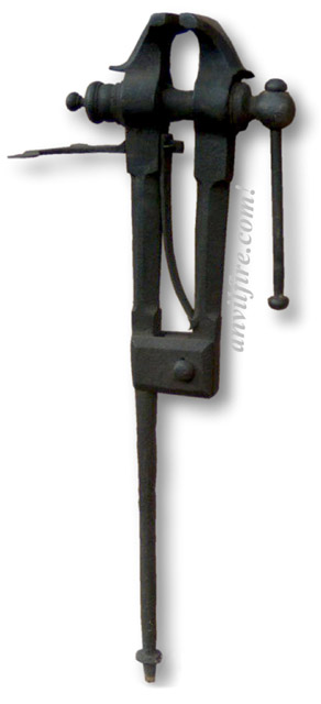 blacksmith vises : solid box, post or leg vise vice